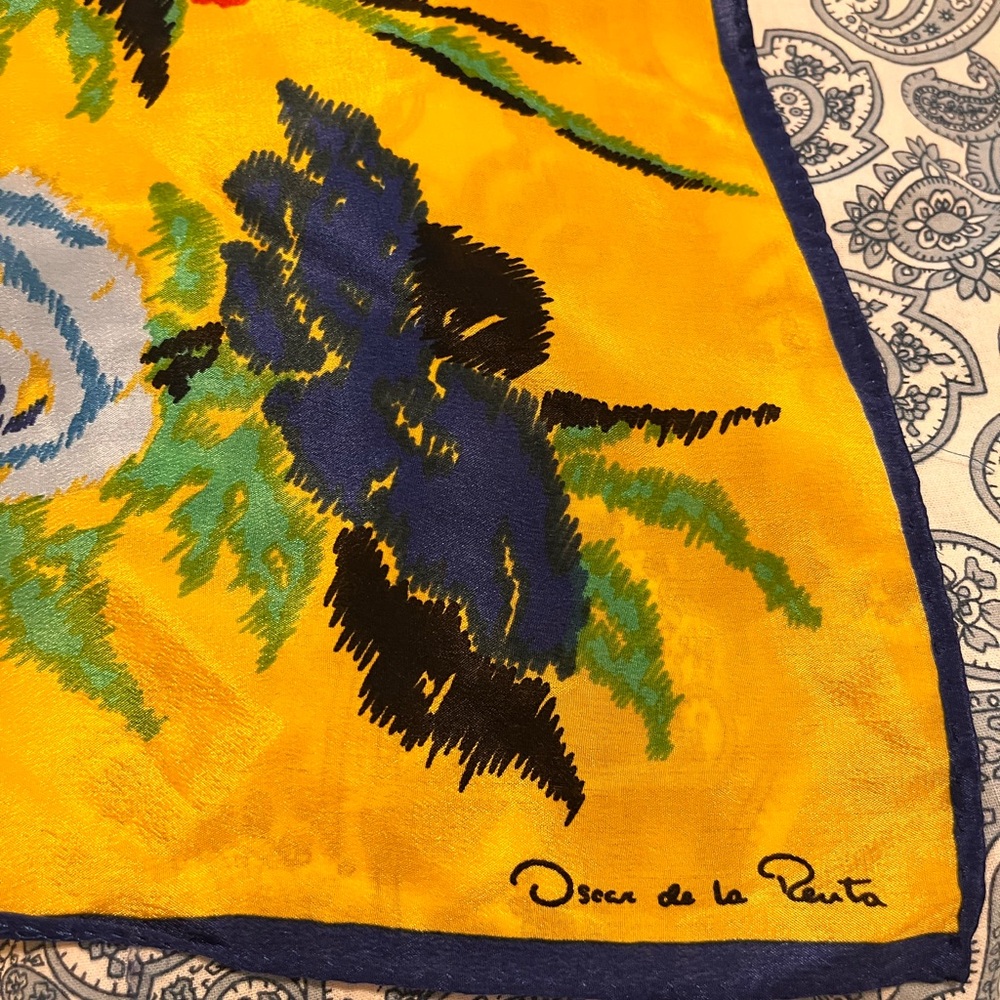 For @ko2007  Oscar De La Renta silk scarf